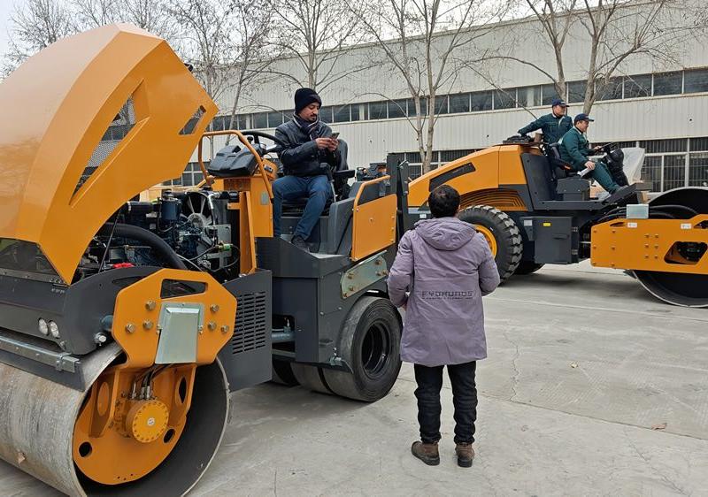 國外客戶來我廠參觀考察，并達(dá)成合作意向