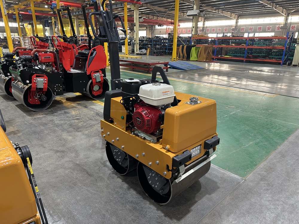 手扶雙鋼輪壓路機(jī)BM60