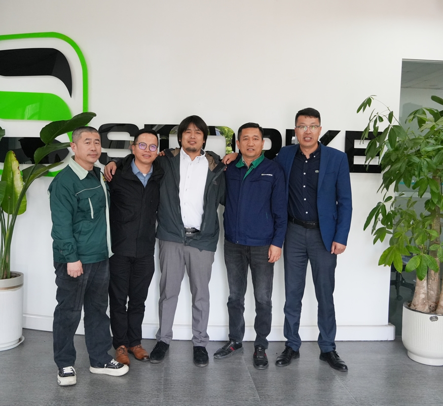 日本客戶酒井一行來(lái)我公司參觀考察